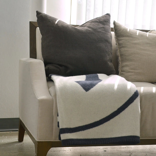 Plaid Prestige Signature - Timeless Vases