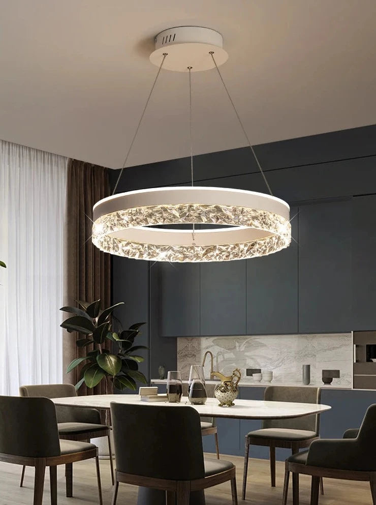Chandelier Couronne Luminieuse - Timeless Vases