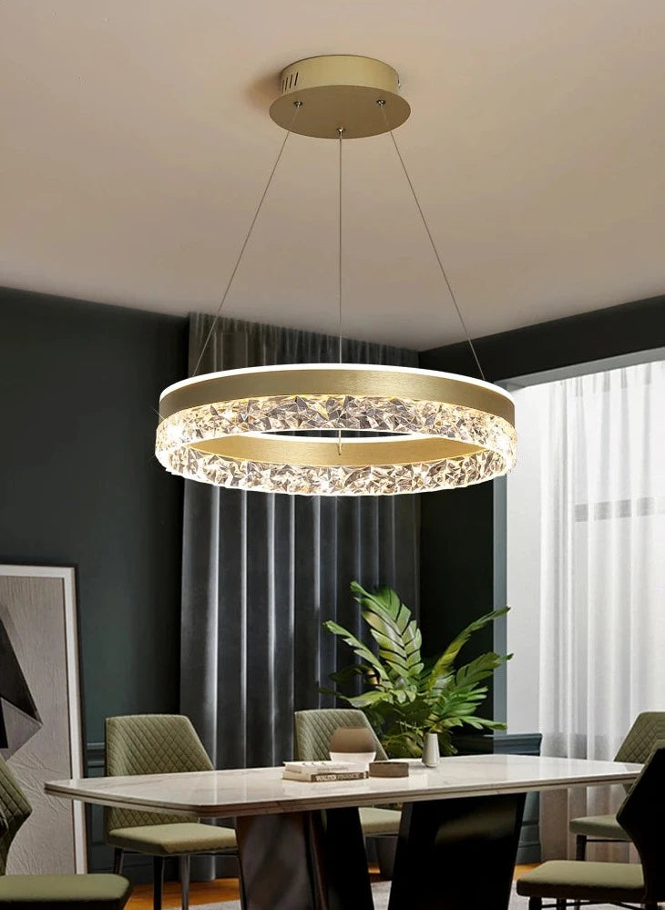 Chandelier Couronne Luminieuse - Timeless Vases