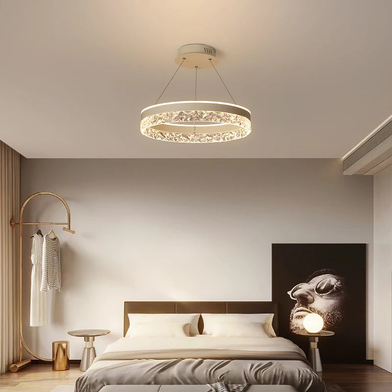Chandelier Couronne Luminieuse - Timeless Vases