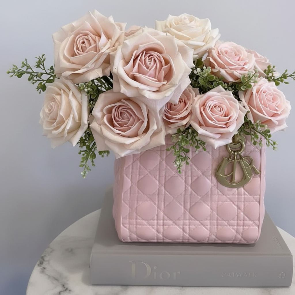 Vase rose carré